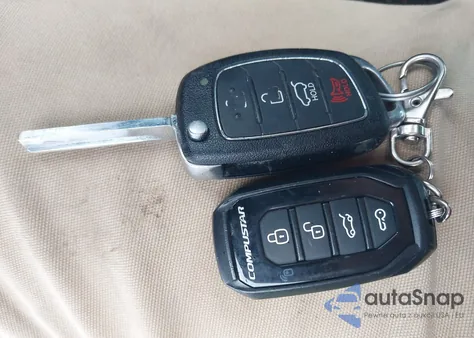 2013 Hyundai Santa Fe Gls z USA, uszkodzony, nr VIN KM8SNDHF1DU003123